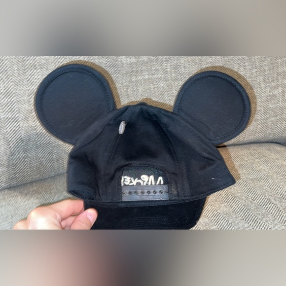 DISNEY Black Mickey Mouse Ears Hat Cap Adult SnapBack Adjustable - Picture 2 of 3